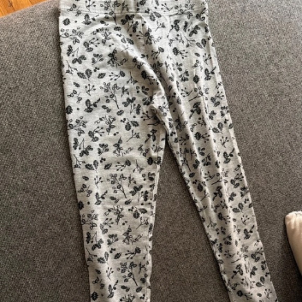 Grey Floral Print Leggings - Women's Stretch Leggings